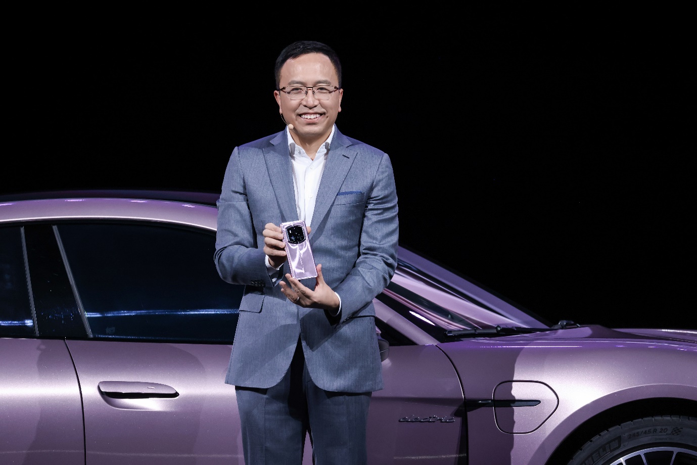 HONOR oznámil uvedení nových modelů PORSCHE DESIGN