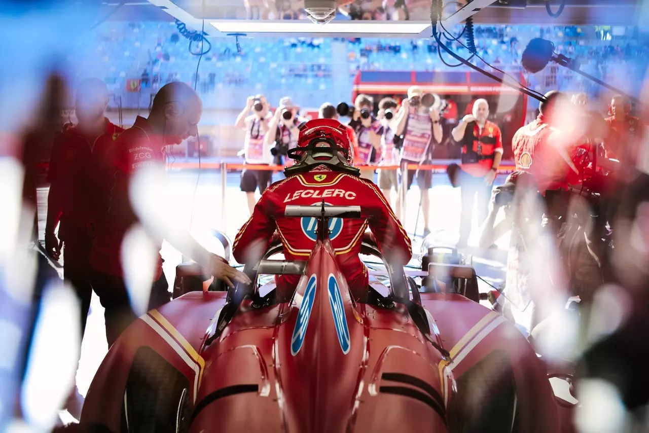 HP a Ferrari oznamují partnerství. Závodní tým formule 1 se bude nově jmenovat Scuderia Ferrari HP