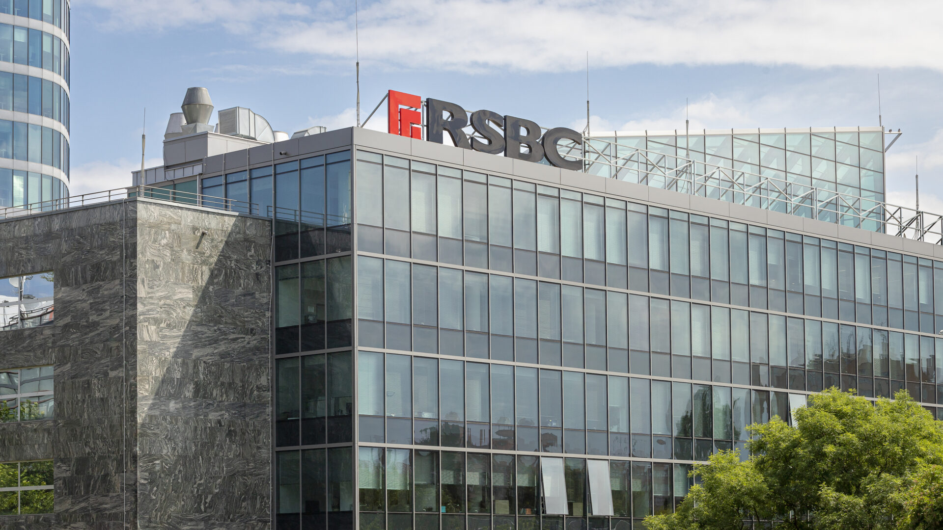 Investiční skupina RSBC získává do svého portfolia předního evropského producenta zbraní, rakouskou STEYR ARMS