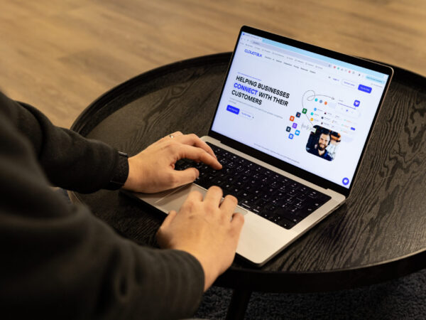 Budoucnost je tu: AI mění pravidla hry v call centrech, brzy odbaví až 60 % hovorů