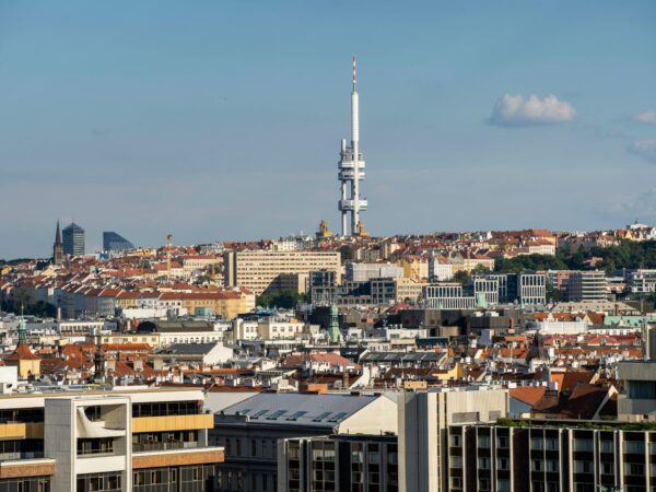 Výstavba kanceláří v Praze opět pomalu ožívá, trh zachraňují rekonstrukce