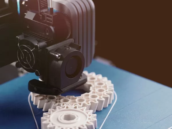 Budoucnost výroby patří 3D tisku. Technologie může snížit náklady i zkrátit dodací lhůty