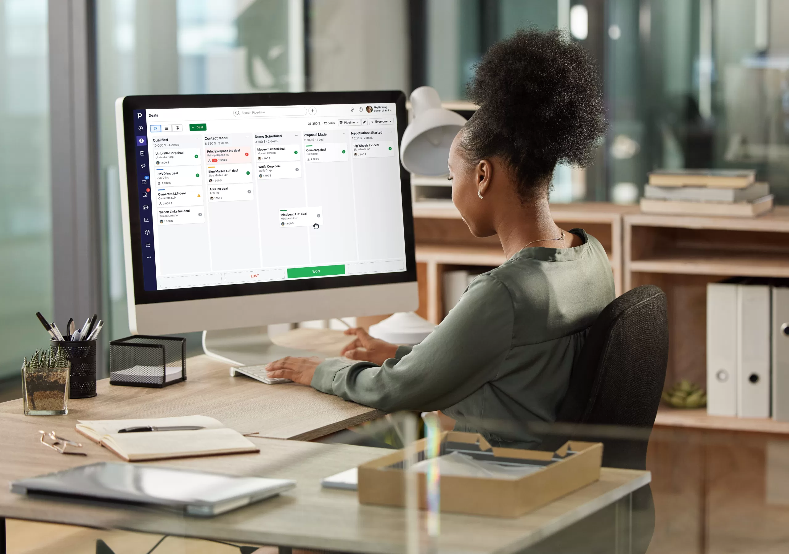 Nasadit nové technologie nestačí, musíte je mít rádi. Spokojenost s nástroji přináší o 30 % lepší výsledky, zjistil Pipedrive