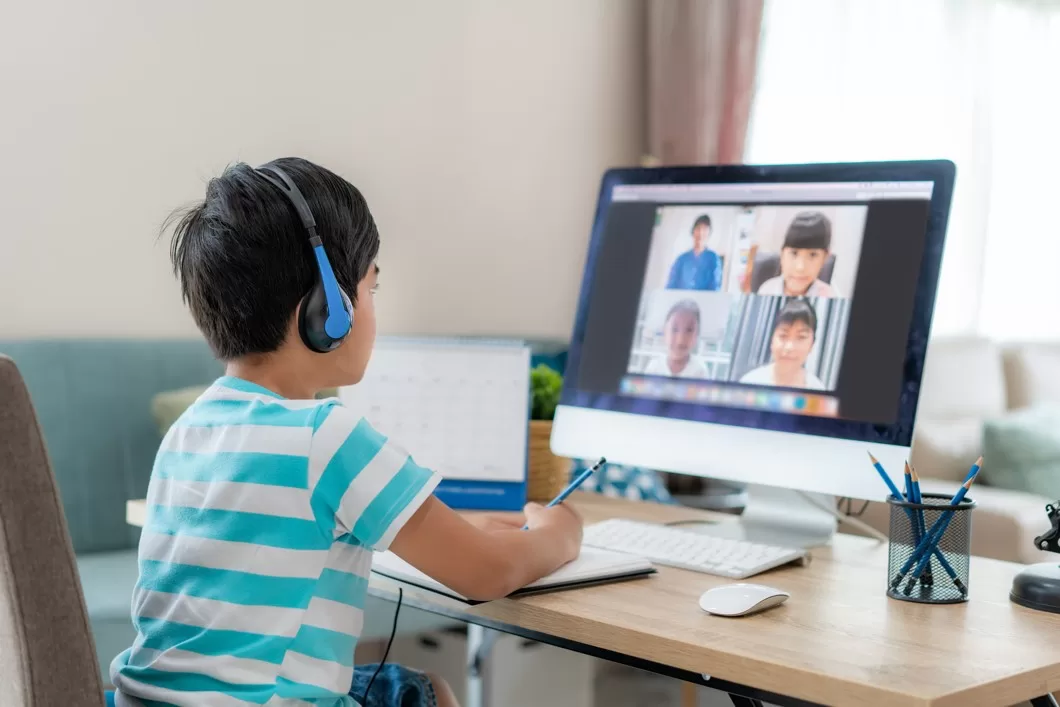 Online nebo tradiční výuka? Metoda, která nejlépe připraví dnešní děti na budoucnost