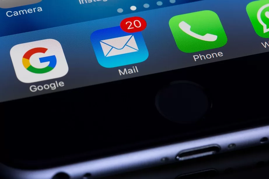 Mailkit: Dramatický nárůst falešných kliknutí ohrožuje vánoční e-mailové kampaně