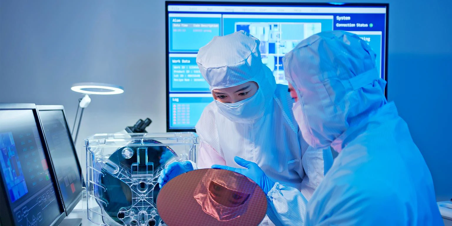 Práce budoucnosti: Polovodiče. Trhy rostou, šéfů ubývá