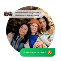 Obrázok, na ktorom je ľudská tvár, úsmev, ošatenie, osoba  Automaticky generovaný popis