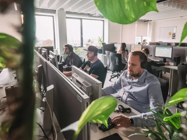 Na infolince pražské zoo voicebot odbavuje už třetinu hovorů