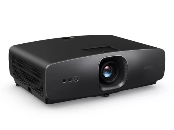 BenQ představuje projektor W2720i využívající umělou inteligenci