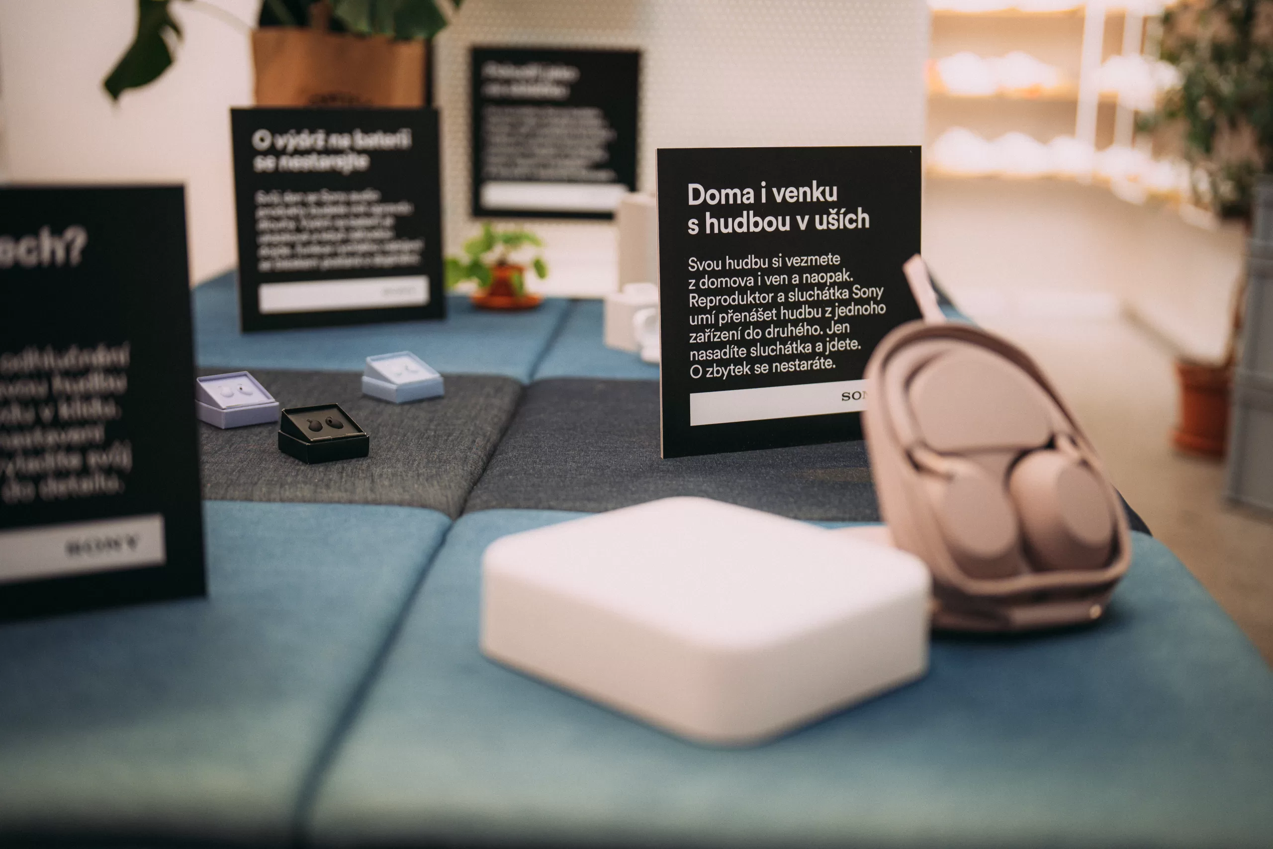 Spojení módy, technologie a udržitelnosti našla společnost Sony v partnerství se společností Freshlabels