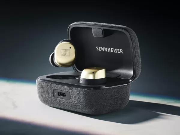 Limitovaná edice Sennheiser MOMENTUM True Wireless 4 Gold proměňuje technologický skvost v módní doplněk