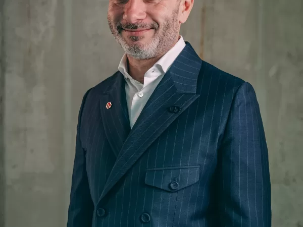 Zakladatel Richard Morávek se vrátil do čela skupiny Redstone