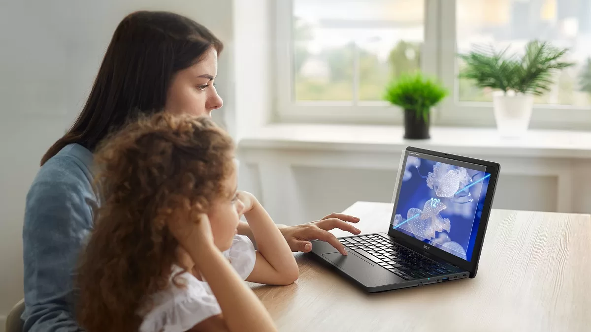 Acer představuje nové notebooky TravelMate pro vzdělání se zvýšenou odolností a softwarem pro rozpoznávání uživatele