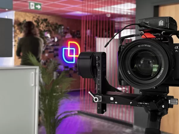 Daktela spustila videokampaň s režisérem Špičkou