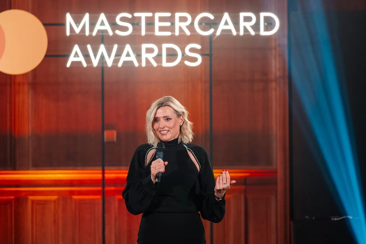 Společnost Mastercard ocenila inovace a udržitelnost v českém platebním sektoru. Nejvíce cen si odnesly ČSOB, Air Bank a Raiffeisenbank