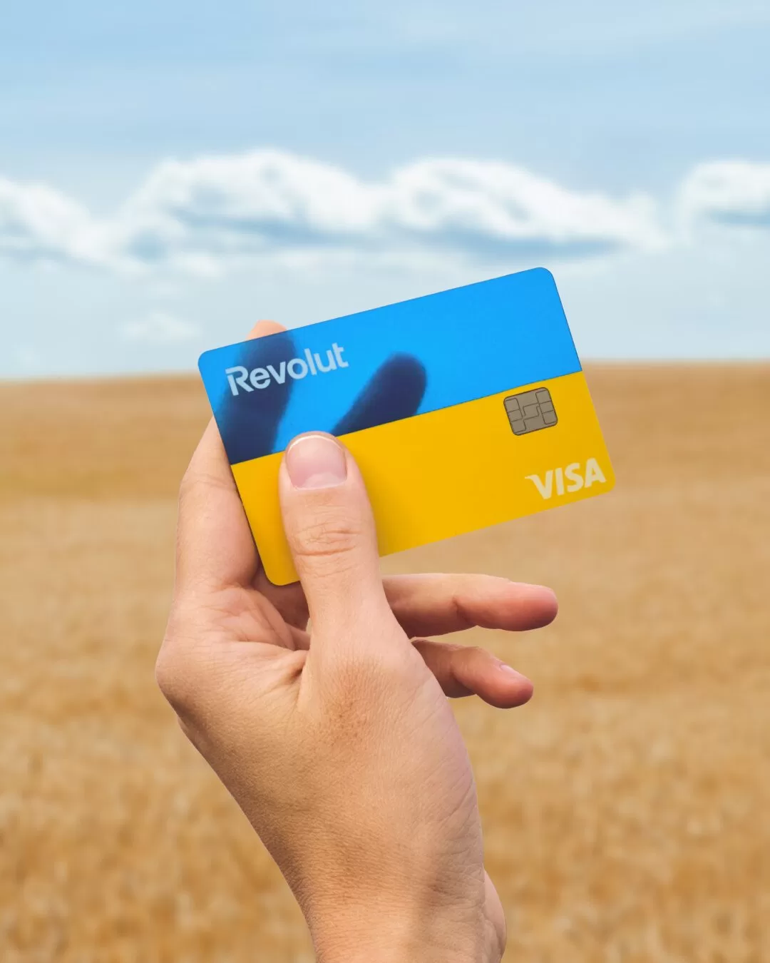 Revolut rozšiřuje své služby pro ukrajinské rezidenty a  nabízí speciální kartu Clear Sky