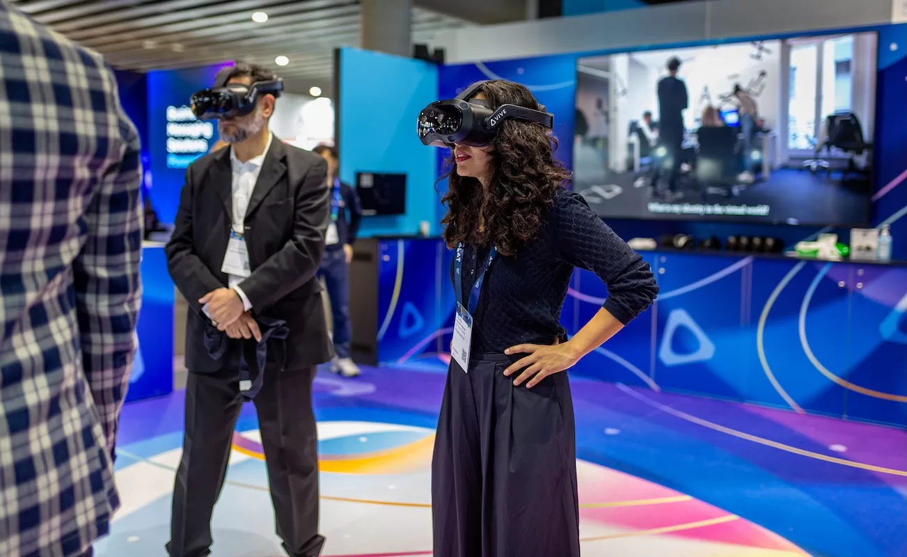 HTC VIVE spojuje AI s pohlcujícími XR technologiemi