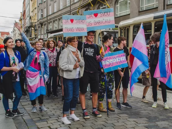 Organizace Trans*parent pomáhá zlepšovat společenskou situaci trans lidí, její činnost podpořil T-Mobile v rámci grantové výzvy Česko bez předsudků