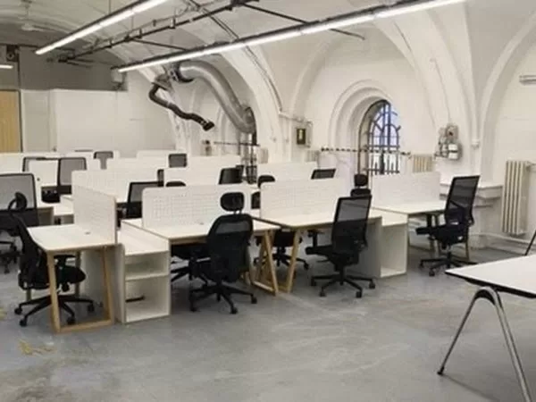 Call centrum za mřížemi: Věznice napříč Českem bojují proti recidivě netradiční cestou