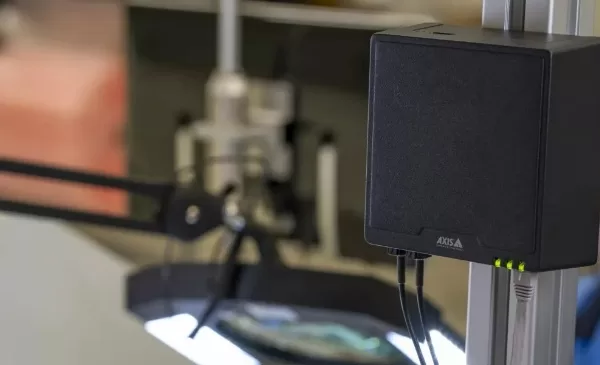 Axis uvádí nové modulární kamery s AI a externími senzory. Umožní flexibilní a nákladově efektivní instalace