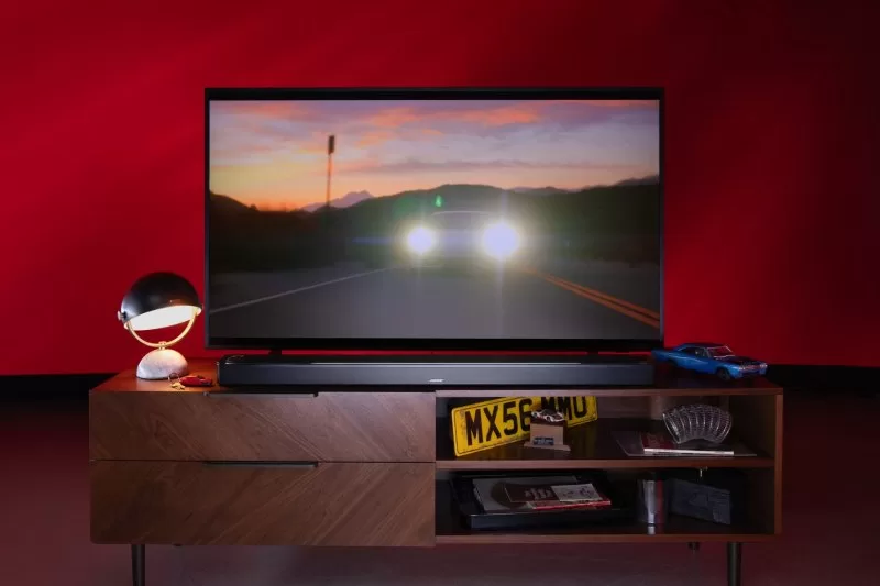 Obsah obrázku nábytek, interiér, zeď, televize  Obsah vygenerovaný umělou inteligencí může být nesprávný.
