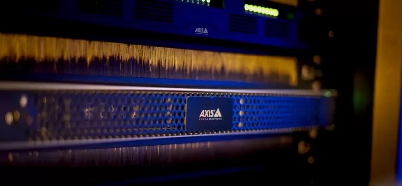 Axis uvádí záznamový server optimalizovaný pro AI aplikace. Zefektivní videodohled i při záběrech plných pohybu