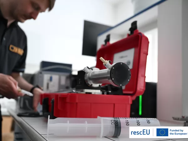Hasičské laboratoře získaly unikátní přístroje k detekci a identifikaci nebezpečných látek