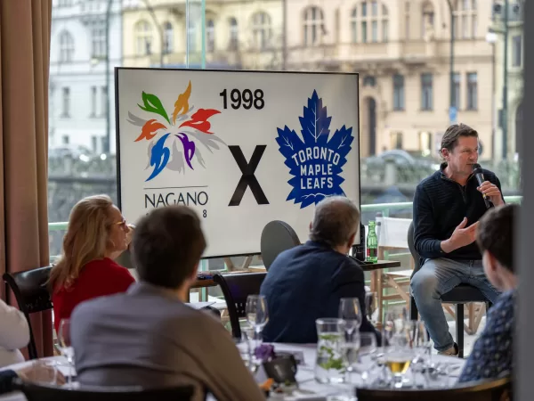 Kde řešit výzvy s technologickými špičkami? VIP IT Club slaví osm let, vystoupili zde manažeři Mastercard, Rohlíku i Jan Koller