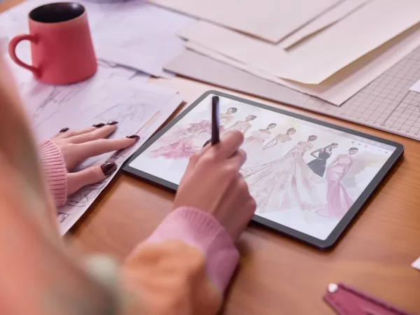 Tablet TCL NXTPAPER 11 Plus s displejem podobným papíru míří na český trh
