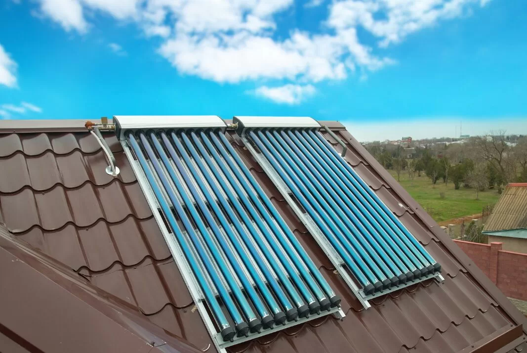 Solární ohřev vody nabízí cestu k nižším účtům za energie