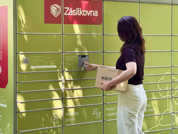 Aukro rozšiřuje spolupráci se Zásilkovnou, svým uživatelům umožní podávání zásilek ze sítě 5 500 Z-BOXů