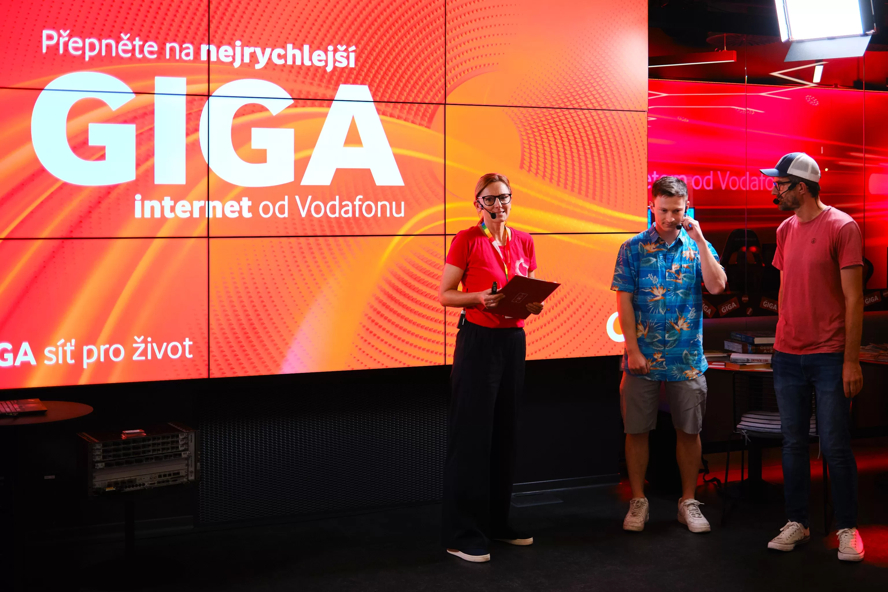 Když se sci-fi stane realitou: Vodafone a Nokia otestovali jako první v České republice vysokorychlostní technologii 25G PON v běžném provozu. Vodafone navíc v létě rozšíří pokrytí 2Gb/s internetem