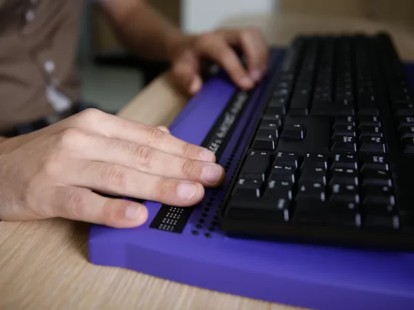 Nedostatečný kontrast či prázdné odkazy. Webové stránky tisíců firem musí být od června dostupné pro zdravotně znevýhodněné