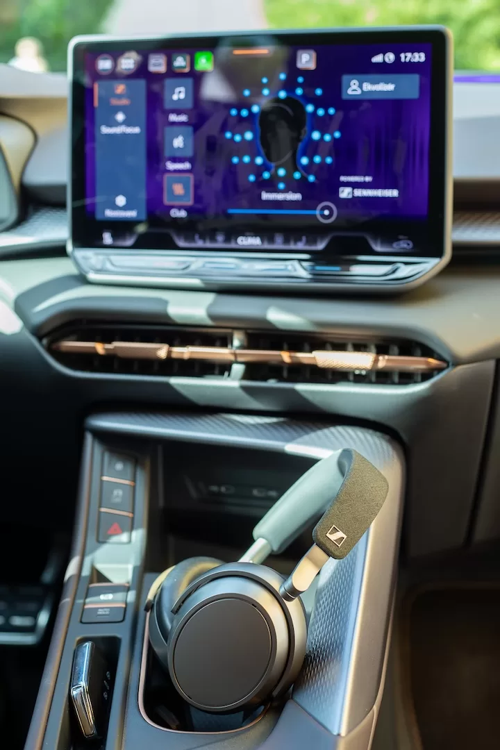 Společnost Panter hostila už druhý ročník společenského večera s luxusním zvukem, hodinkami a tentokrát i automobilem