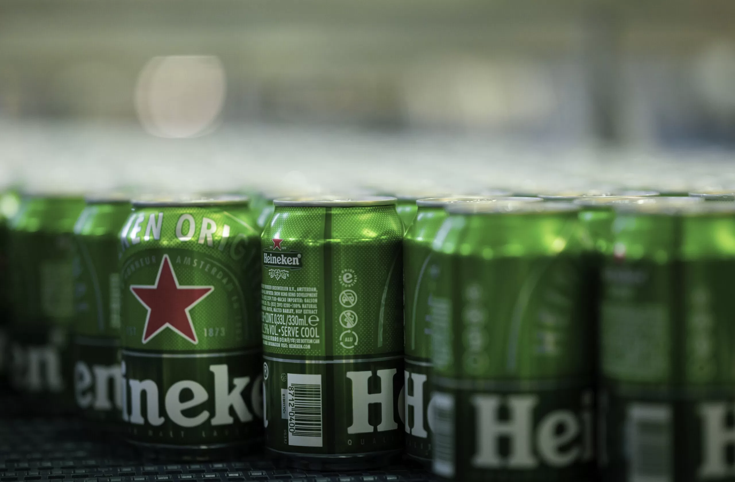 Z patnácti minut na jednu. Heineken spouští AI chatbota Hoppy pro vyhledávání firemních dat