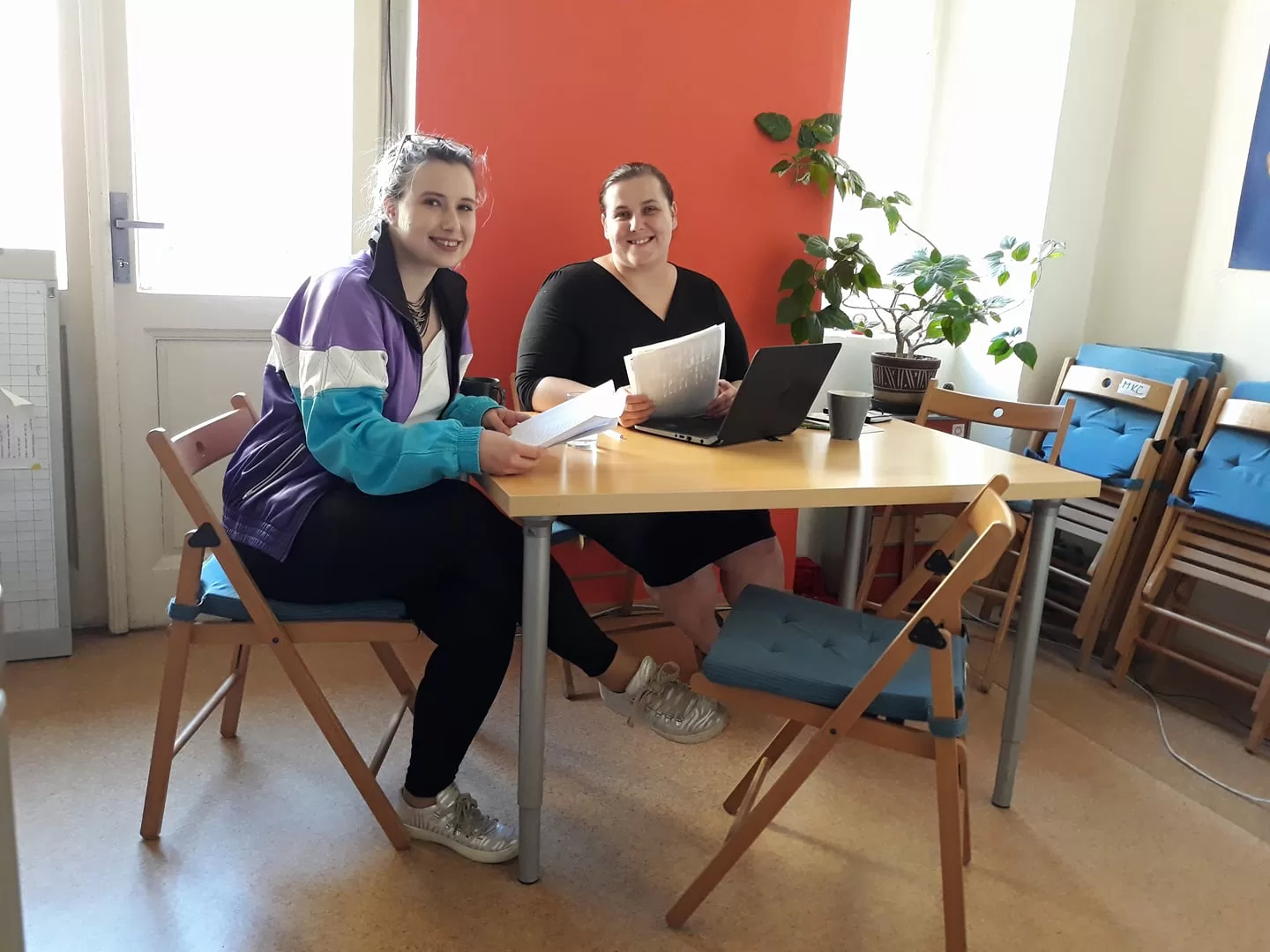 Multikulturní centrum Praha pomáhá od začátku války ukrajinským uprchlíkům, T-Mobile ho podpořil v grantové výzvě