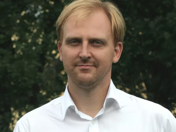 Dlouhé fronty a čekání na pivo. Umělá inteligence zrychluje odbavení zákazníků v letních provozech