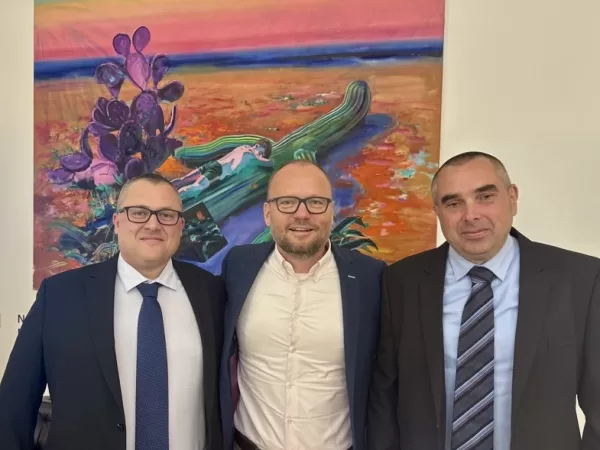 Algotech pokračuje v akvizicích, nyní vstupuje do firmy EXPINIT