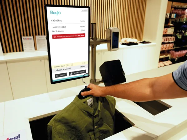 Žádné fronty a platba na samoobslužné pokladně do 10 vteřin. Purple Ventures vložili 16 milionů korun do českého startupu Buylo, který digitalizuje retail