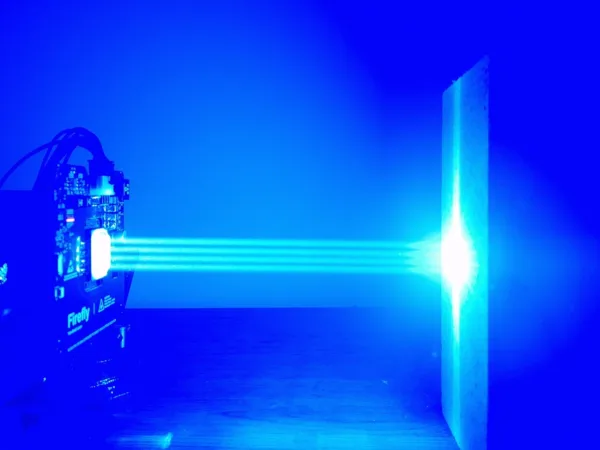 Student FEL ČVUT postavil nejsilnější přenosný laser v Evropě. Použít ho ale nesmí