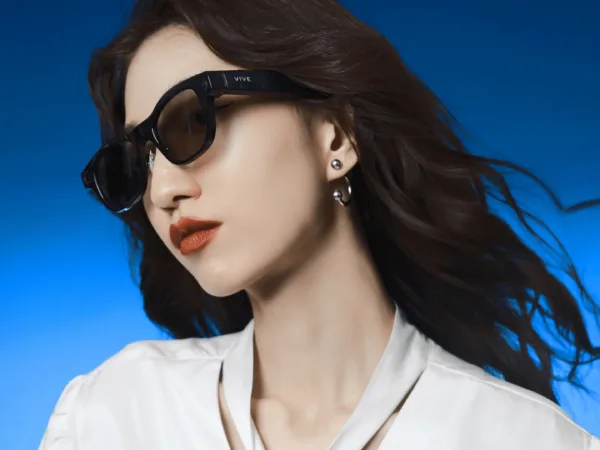HTC představuje lehoučké AI brýle VIVE Eagle