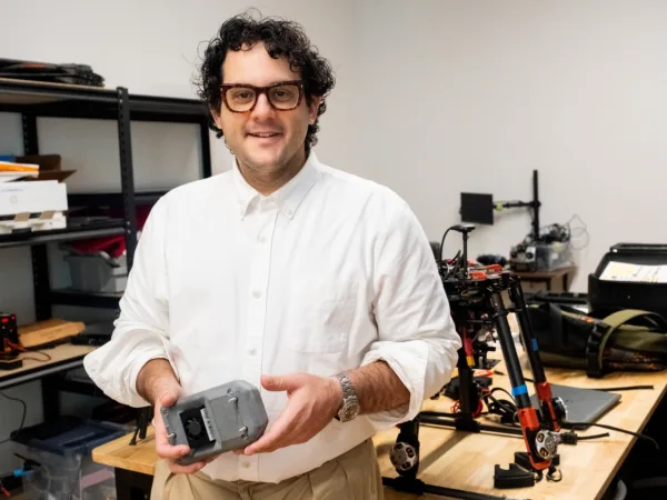 Z hollywoodských studií na frontu. Rockaway Ventures investuje do startupu Vermeer, díky kterému mohou drony létat i bez GPS