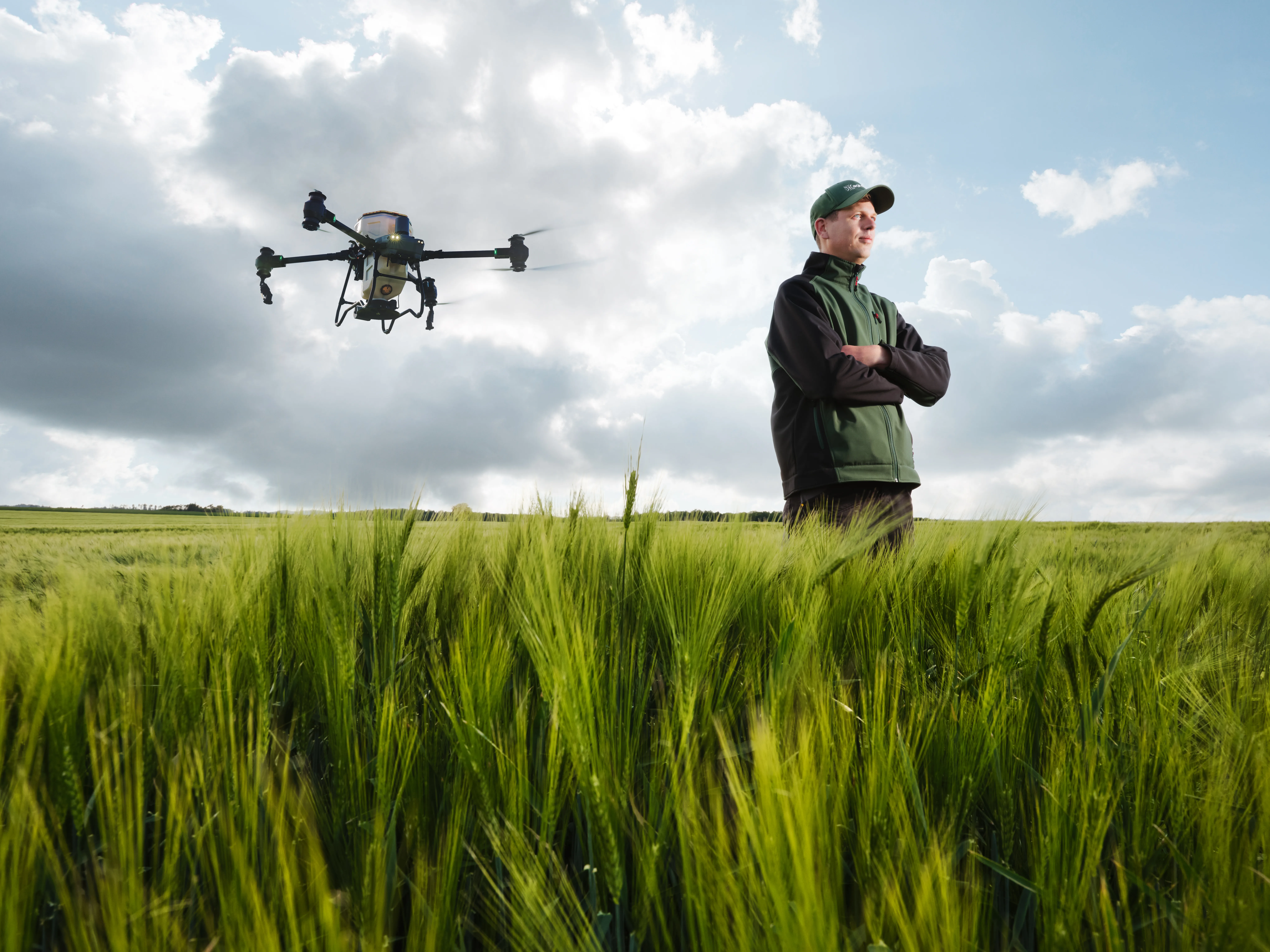 Drony loni využívalo jen 6 procent farmářů. Zájem o ně však díky dotacím i tlaku na efektivitu roste