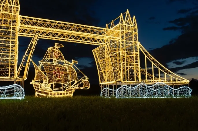 Obsah obrázku obloha, noc, venku, jízda

Obsah generovaný pomocí AI může být nesprávný.