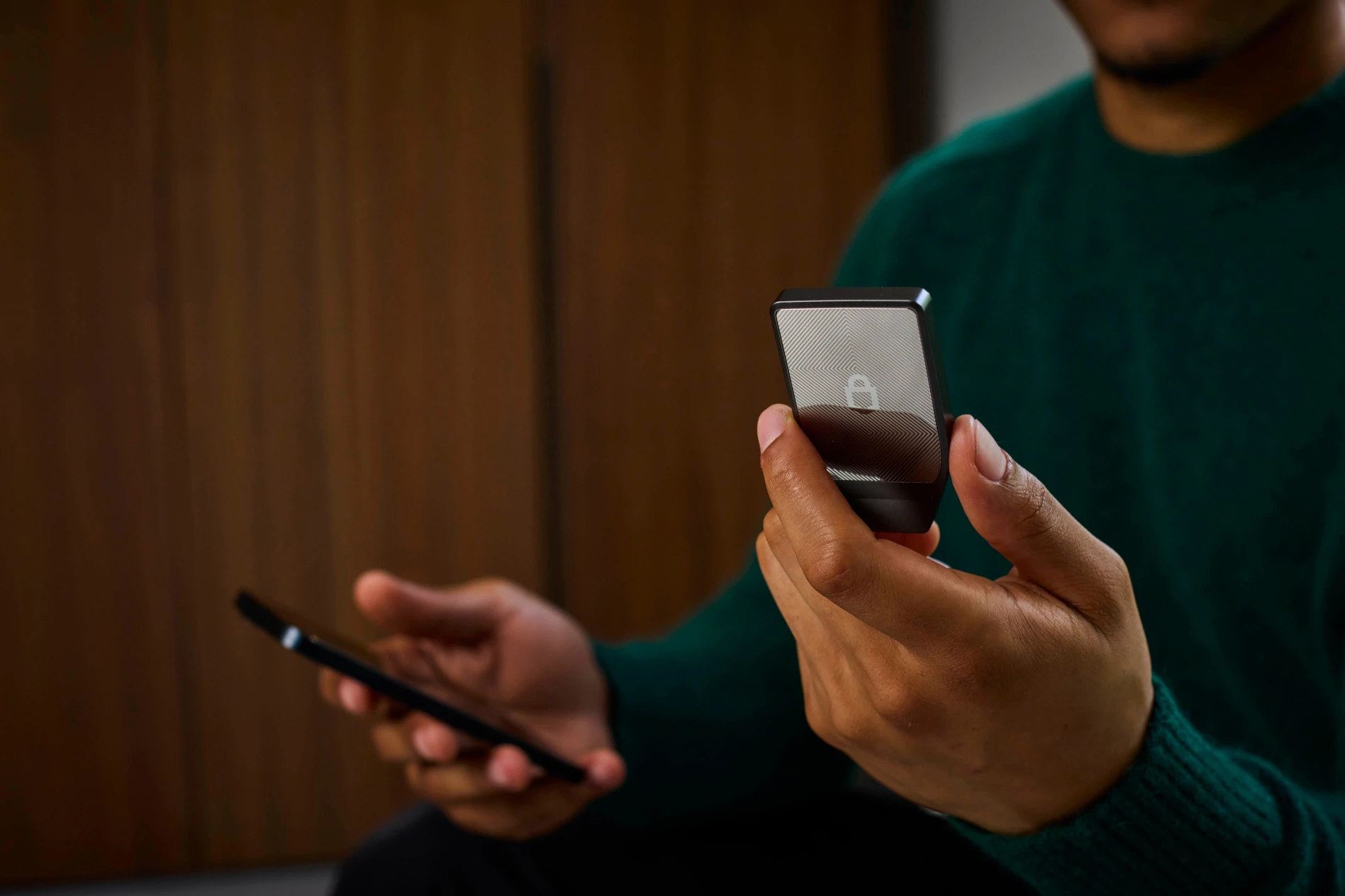 Trezor představuje Trezor Safe 7. První hardwarovou kryptopeněženku s transparentním bezpečnostním čipem