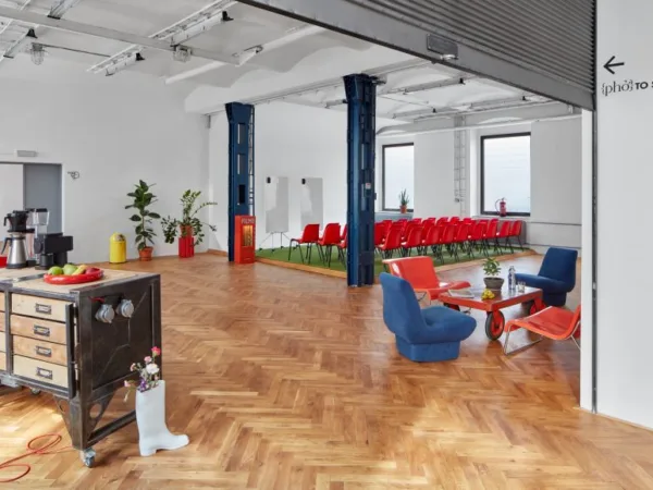 Venture boutique K83 otevírá novou kapitolu v Holešovicích. Převzal prostor Chapter