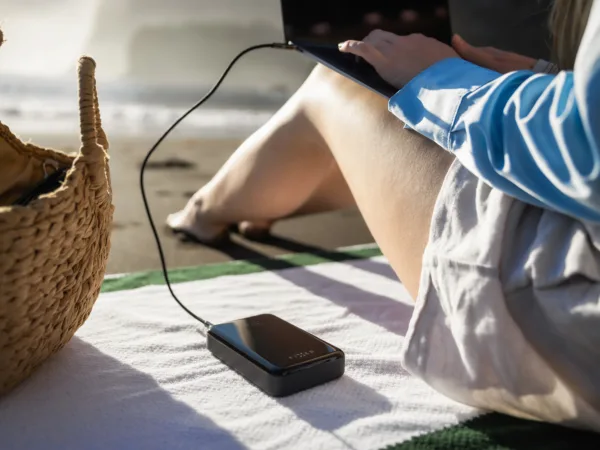 Telefony bez nabíječky? Češi si zatím na nový standard nezvykli