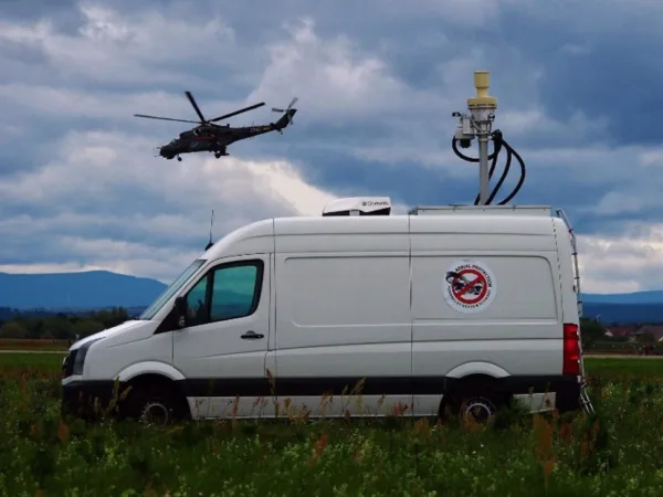 Neoprávněné přelety dronů mohou být nebezpečné. Český AIRSEC před nimi chrání obyvatele a kritickou infrastrukturu bez zbytečné střelby