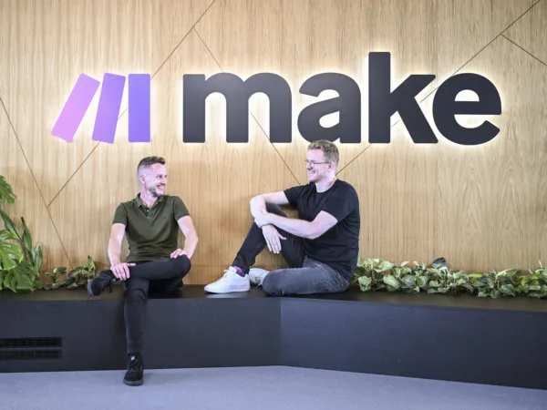 Make českých zakladatelů se stal nástrojem pro giganty Bolt, Stellantis nebo Švýcarský červený kříž. Nyní expanduje do Brazílie a Indie