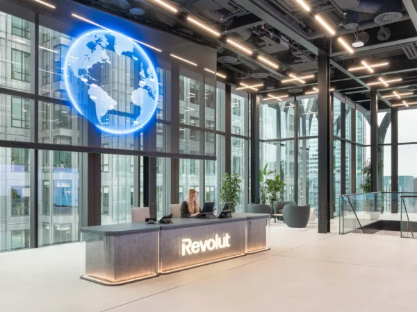 Revolut uvádí funkci Street Mode, která zákazníkům pomáhá během sváteční sezóny udržet jejich prostředky v bezpečí